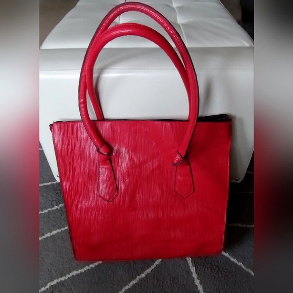 Red Tote - Picture 4 of 14